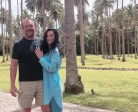 Цеци Красимирова най-накрая на меден месец (Струмейтис я заведе на Фиджи)