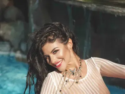 Часове преди конкурса Черната Михаела избухна: Аз ще съм новата Мис Плеймейт, платих си титлата!