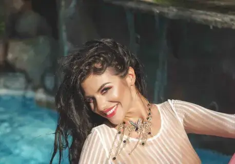 Часове преди конкурса Черната Михаела избухна: Аз ще съм новата Мис Плеймейт, платих си титлата!