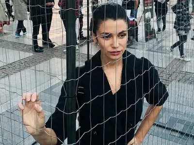 Диляна Попова влезе в клетка заради животни