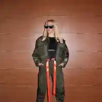 Емилия отново втрещи с модна изцепка (Потрес фото)