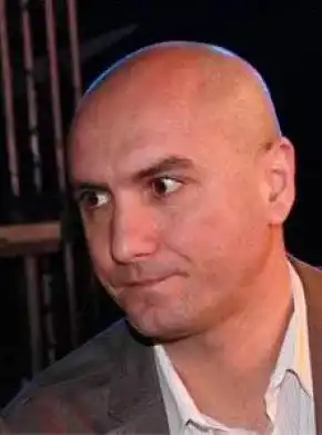 Емо Чолаков едва не убил човек в катастрофа (Синоптикът помел младеж в родния Гоце Делчев)