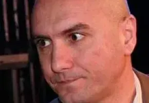 Емо Чолаков едва не убил човек в катастрофа (Синоптикът помел младеж в родния Гоце Делчев)