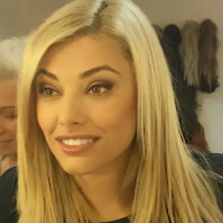 Ева Веселинова спи със семеен ТВ продуцент (Двамата се срещат тайно, блондинката крие възрастта си)