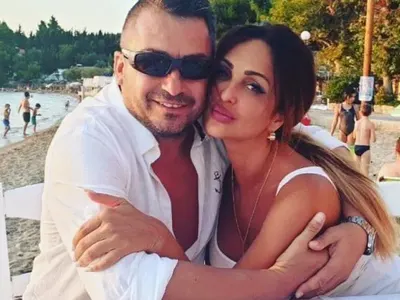 Гадже глези Глория в Оман