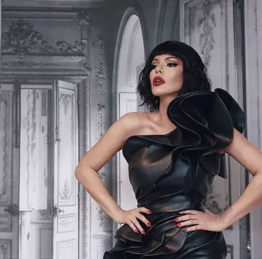 Галена с перука