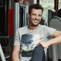 Илиян Любомиров изкарал 600 лева от боядисване на ограда