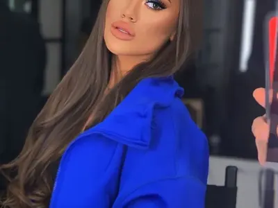 Ивон Динева става художничка! (Щерката на Анелия с първа картина, няма желание да пее)