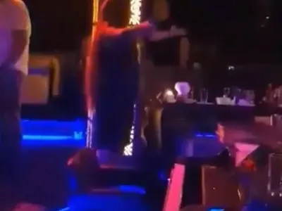 Жана Бергендорф показа коремче