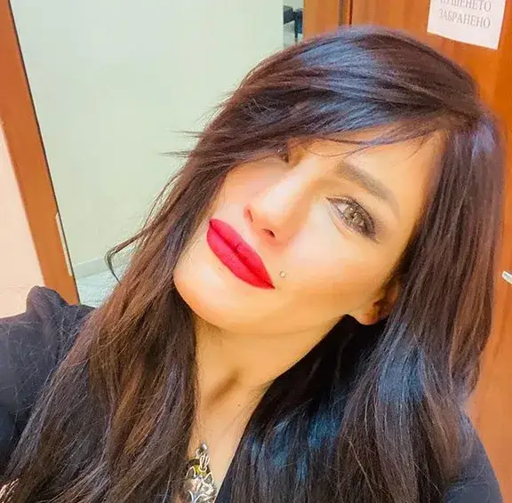 Жана Бергендорф смени косата и смъкна доста килца