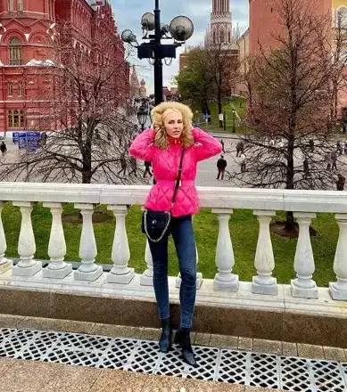 Жаси си подари скъпа разходка до Москва