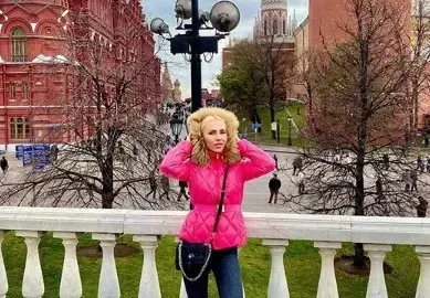 Жаси си подари скъпа разходка до Москва