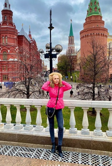 Жаси си подари скъпа разходка до Москва