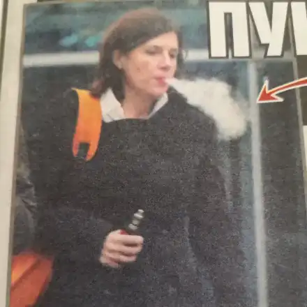 Жени Марчева дими като комин (Фото)