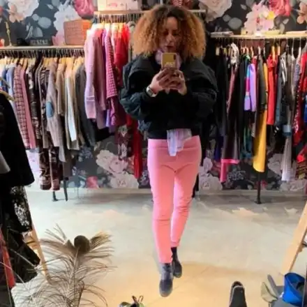 Любимата танцьорка на Слави Трифонов стана продавачка!