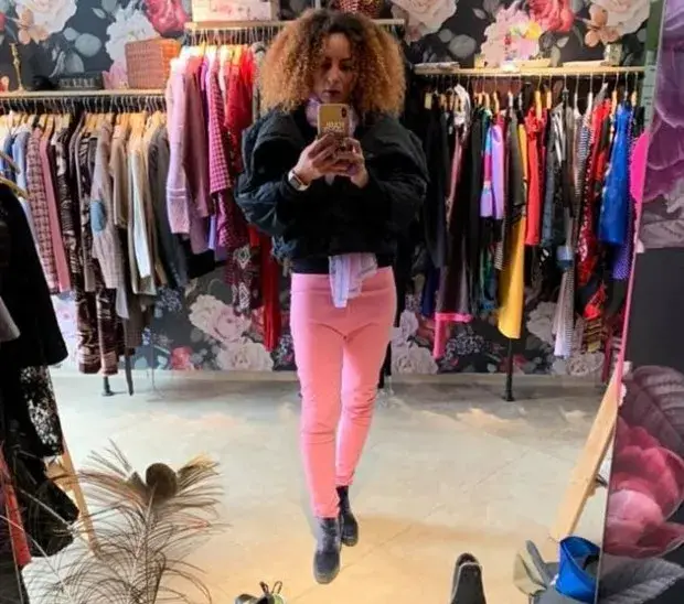 Любимата танцьорка на Слави Трифонов стана продавачка!