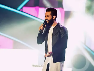 Лорд Евгени Минчев в акция: Искрата почти като ранен Драго Чая,  д-р Джон го дава ала Слави Трифонов, кой облича Ефремов и кой го фризира? И  още + снимки