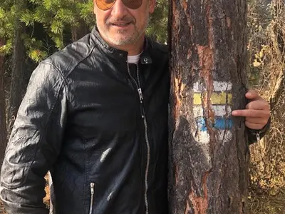 Лорд Евгени Минчев в акция: Искрата почти като ранен Драго Чая,  д-р Джон го дава ала Слави Трифонов, кой облича Ефремов и кой го фризира? И  още + снимки