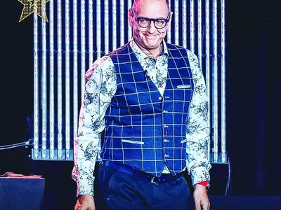 Лорд Евгени Минчев в модна атака: Любен Дилов- син, по-син от всякога, Киркоров надяна Панагюрското златно съкровище,  25 см  му е на Джони Деп и още + снимки