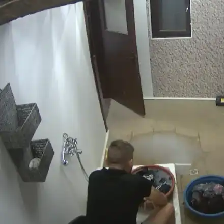 Мъжете във „Фермата“ развяха прашките на жените