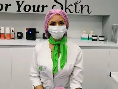 Най-красивата лекарка - Полина Паньова сбъдва мечти преди Коледа (Снимки)