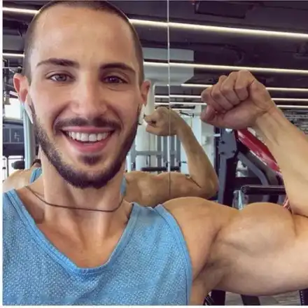 Наум вае мускули с химия