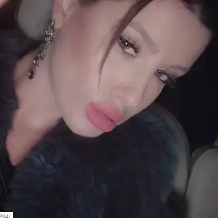 Пълен потрес! Новата Мис България Радинела Чушева провокира с пикантни кадри в нета (Профилът й пълен със снимки като от сайт за възрастни - Вижте ги без грам цензура)