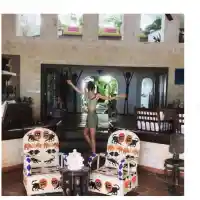 Половинката на Андрей на ваканция в Кения