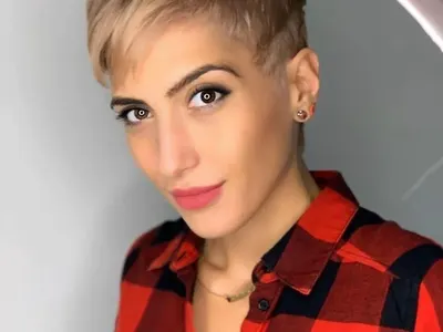 Ромина Тасевска с мъжка прическа