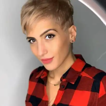 Ромина Тасевска с мъжка прическа