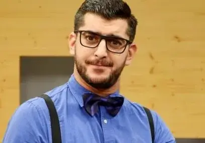 Сашо Кадиев заряза колата (Актьорът бори задръстванията с мотор)