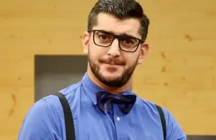 Сашо Кадиев заряза колата (Актьорът бори задръстванията с мотор)