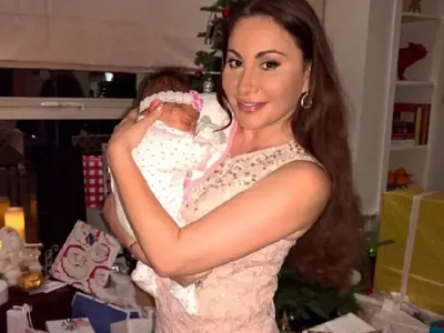 Шаман дарява Дарина Павлова с внуче (Вижте Паола и годеникът й)