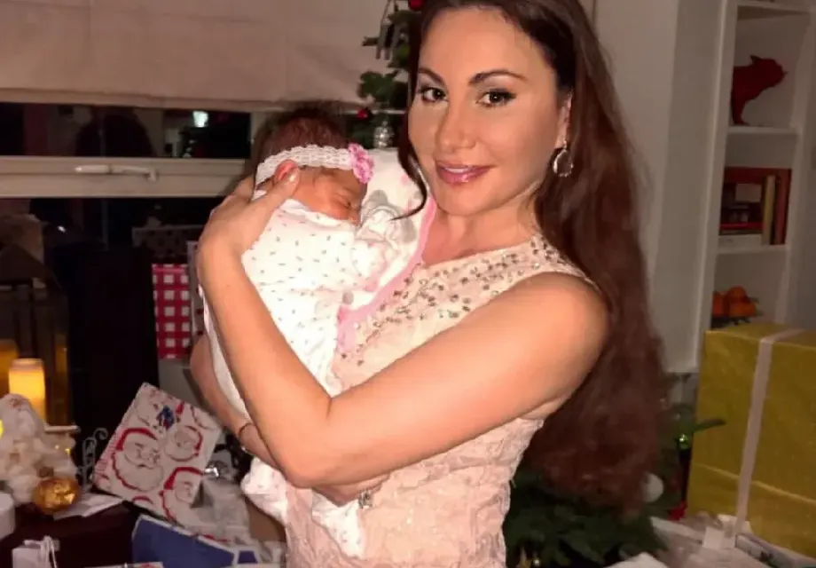 Шаман дарява Дарина Павлова с внуче (Вижте Паола и годеникът й)