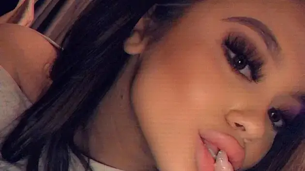 Щерката на Анелия: Девствена съм, нямам корекции, но без миглите си не мога!