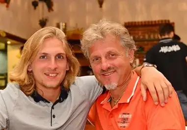 Синът на Къци Вапцаров не иска да живее в България