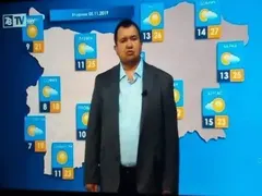 Скъсват от бъзици Ванката на Слави (Дългия нарочно го избрал за синоптик)