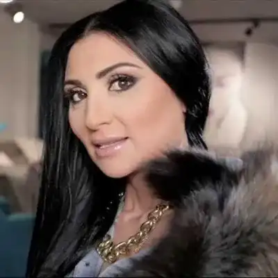 Софи Маринова си удължи косата