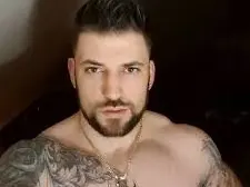 Станислав Яневски се похвали с бебе