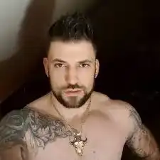 Станислав Яневски се похвали с бебе