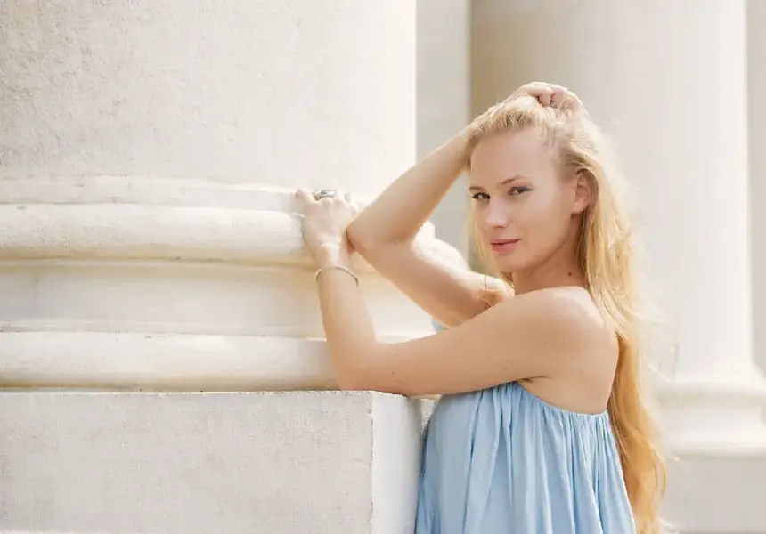 Стефания Кочева провокира с разголени кадри