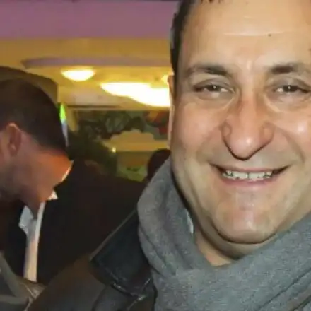 Тончо Токмакчиев морж! Актьорът се къпе в морето в средата на ноември