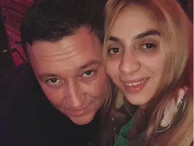 Тризначката Любов взе майка си в Англия (+Подробности и СНИМКИ на мъжа й)