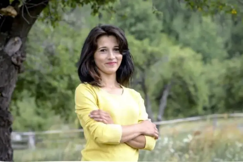 Веселка от „Фермата“ прибира 100-те бона?