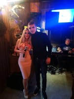 Вкара ли Десподов гол на тази чалгаджийка? (Снимки)