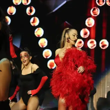 Ариа удари в земята поп-фолк гилдията! Ето как младата надежда на „Пайнер” изригна с шоу на световно ниво! (Снимки)