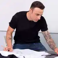 Бербо влага луди пари в новата си марка (Вижте колко е била първоначалната му инвестиция)