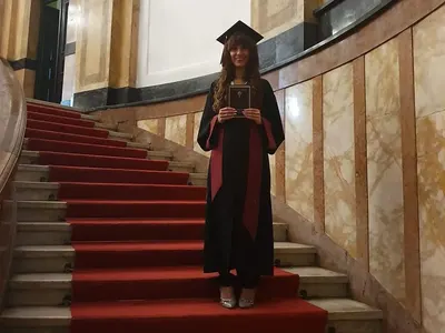 Бившата на гангстера Янко Ваташки и жена на Тишо Боксьора стана теоложка (СНИМКА)