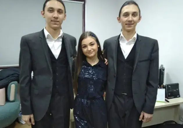 Близнаците Хасан и Ибрахим: Не пием и не пушим, трудно да избираме заведения или компании