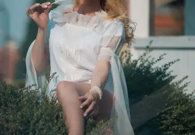 БОМБА!  Луна любовница на министър! Певицата разкрива с кого е мачкала чаршафите и имената на милионерите, които са я спонсорирали